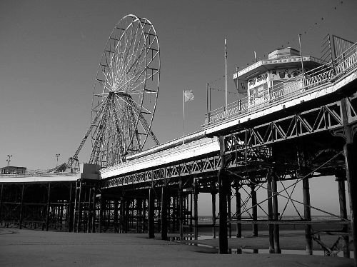 Blackpool's Central Pier im Winter (Helen Creighton, 2006)